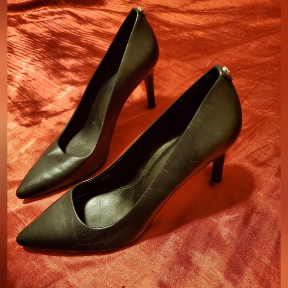 michael kors pump heels